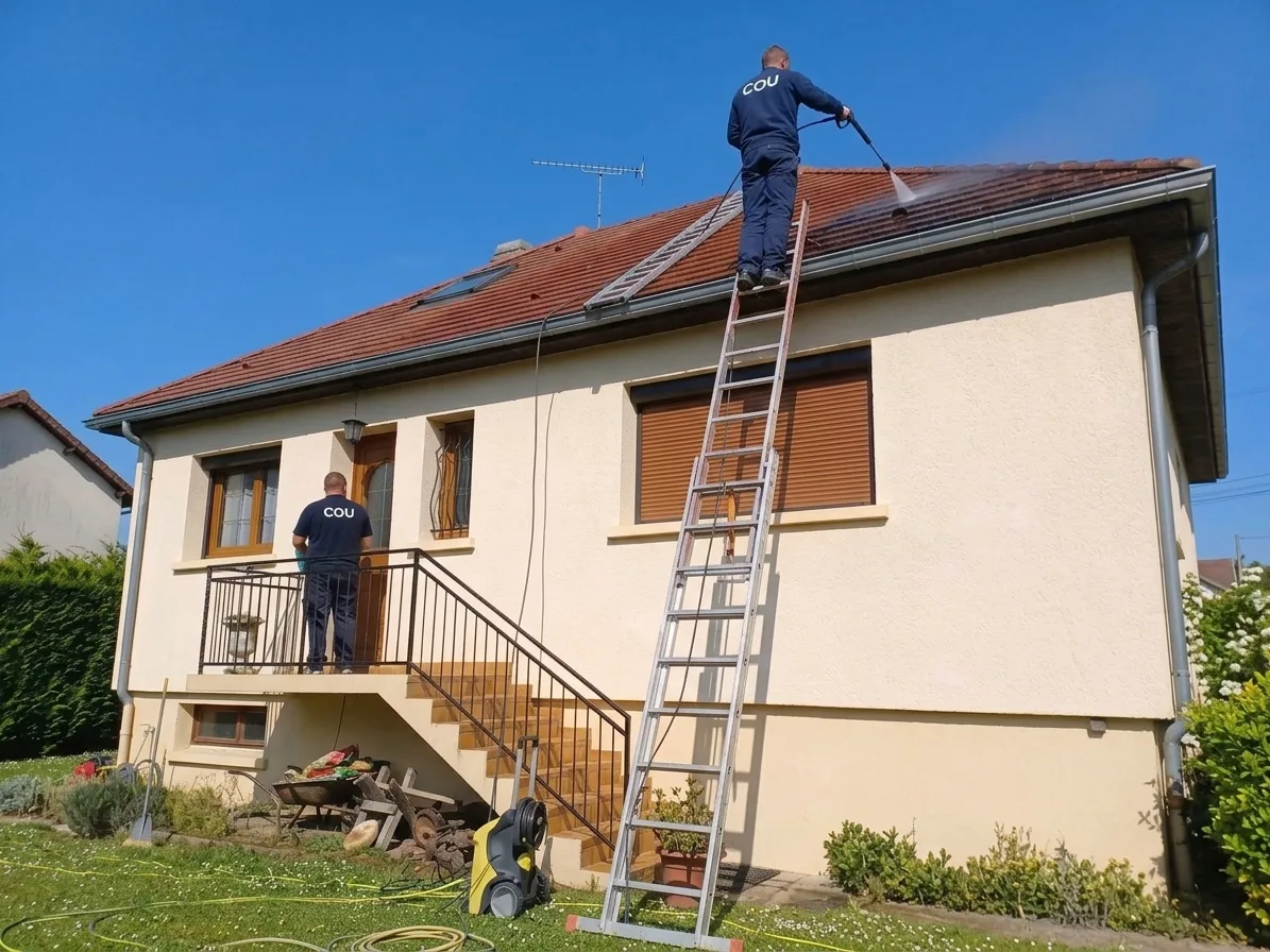 Démoussage de toiture à Savigny-le-Temple